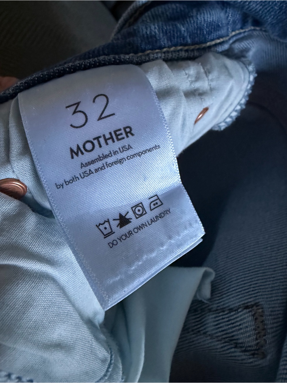 MOTHER The Mid Rise Rambler Zip Ankle Fray - Picture 5 of 6